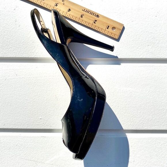 BCBG Max Azria 'Libby' Patent Leather Pumps EUC 8 - Picture 10 of 11
